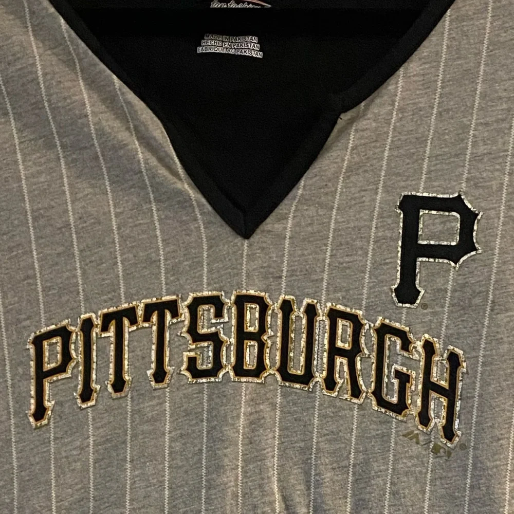 Pittsburgh Pirates V Neck T Shirt MLB Baseball - Picture 5 of 6